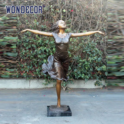 Customized garden decoration, life-size bronze statue of a woman running forward