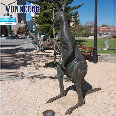 Metal Casting Life Size Kangaroo Statue Zoological Decoration