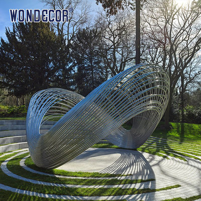 Public Stainless Steel Outdoor Sculpture Large Scale Geometric Line Splicing Curved