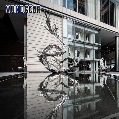 Large Scale Stainless Steel Sculpture Artists With Water Splashes In Outdoor Squares