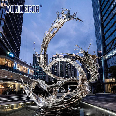 Large Scale Stainless Steel Sculpture Artists With Water Splashes In Outdoor Squares