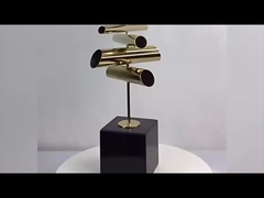 Rzeźba ze stali nierdzewnej