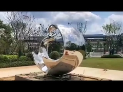 Rzeźba ze stali nierdzewnej